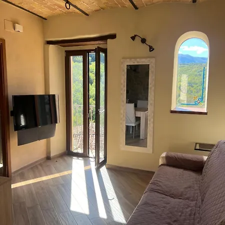 The Nest In Among The Greens And Mountains Apartment
